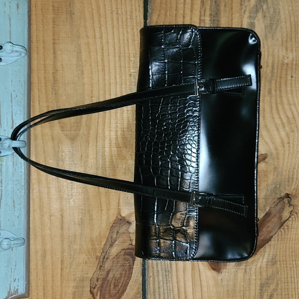 Claudia* Leather Handbag* Black*